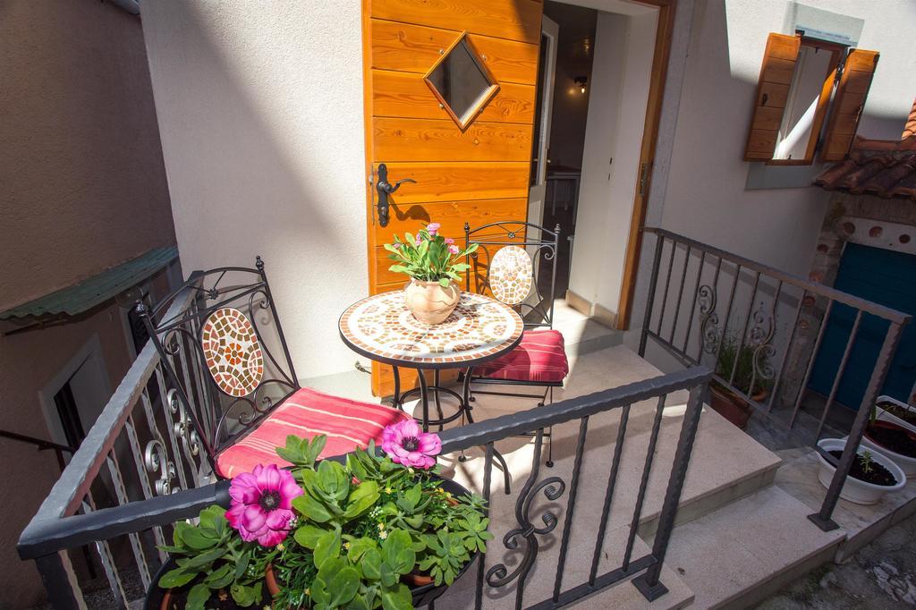 Holiday Home Smokovec Vrbnik Exterior photo