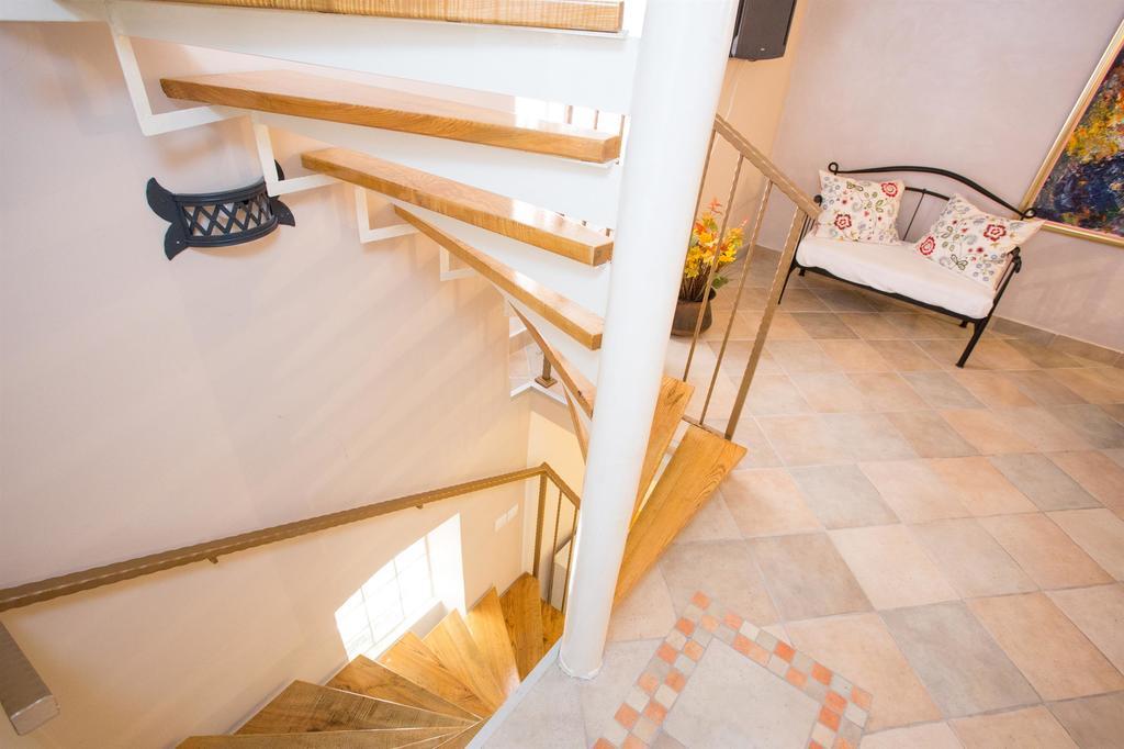 Holiday Home Smokovec Vrbnik Exterior photo